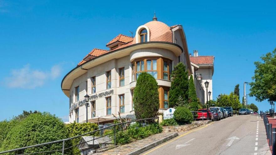 El hotel mejor valorado del Estado "tiene noches a 60 euros y unas vistas impresionantes del mar Cantábrico", según la revista Viajar y esta a hora y media de Bilbao