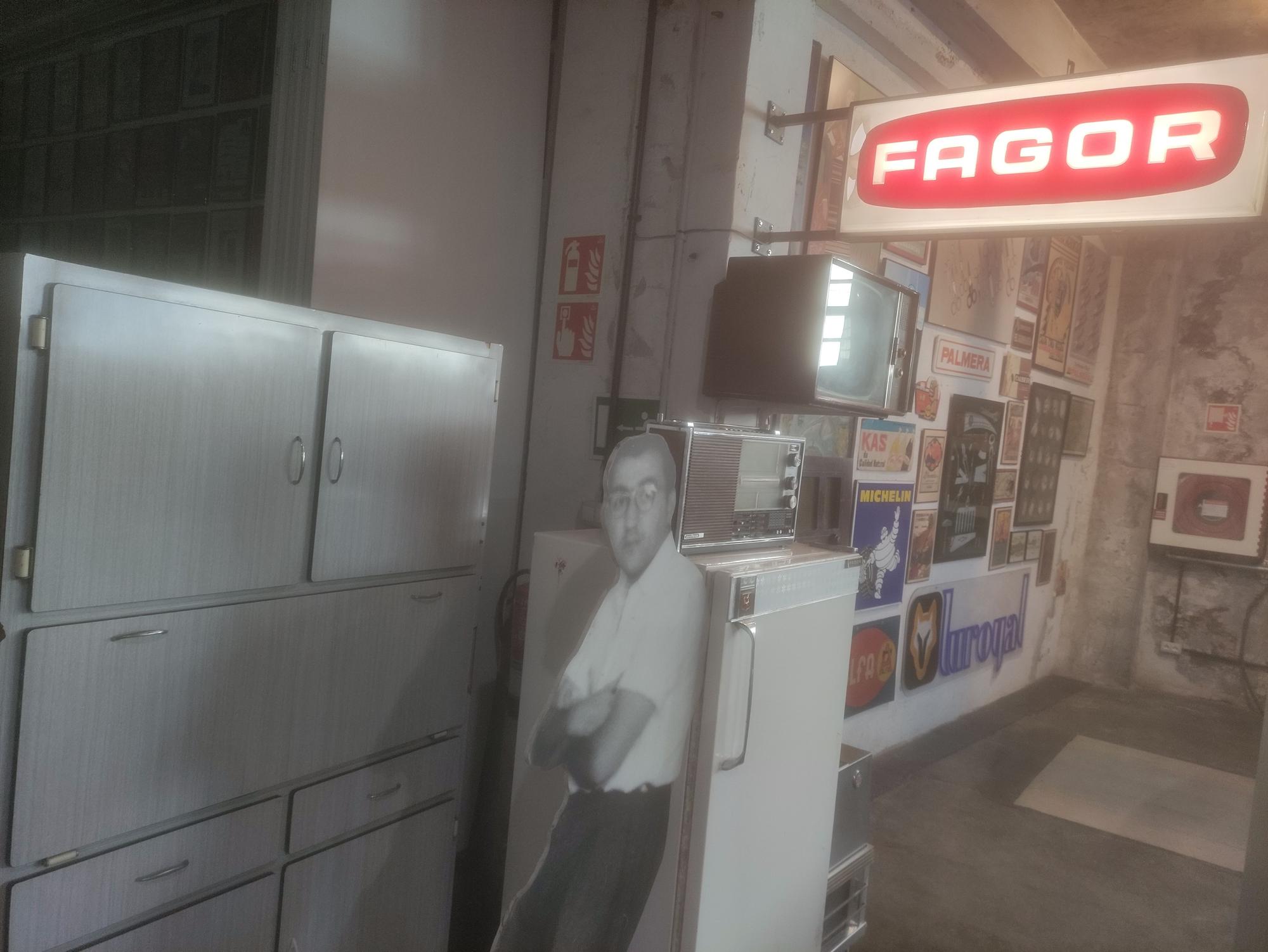 Exposición de objetos de hace unas décadas, en Legazpi