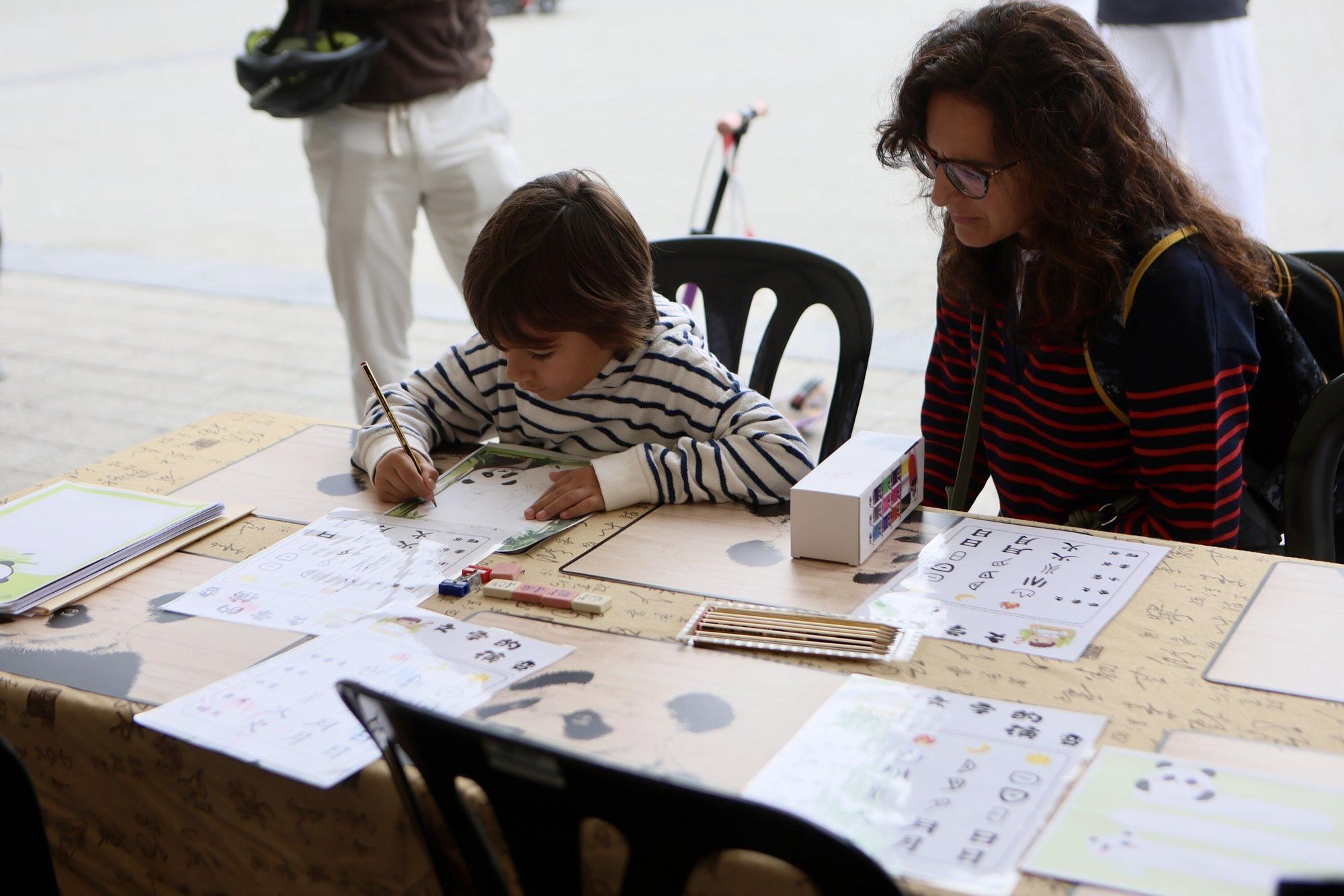 En imágenes: Encuentro intercultural en la plaza Santa Bárbara