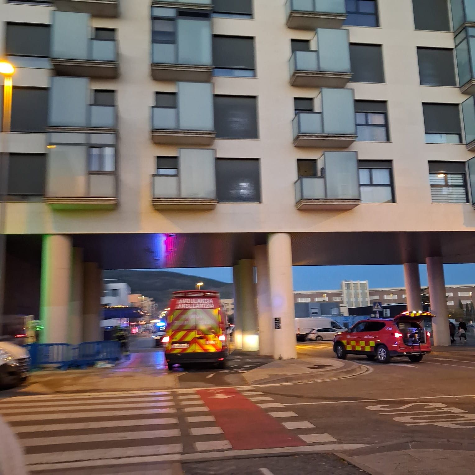 Fotos del incendio en una vivienda de Buztintxuri