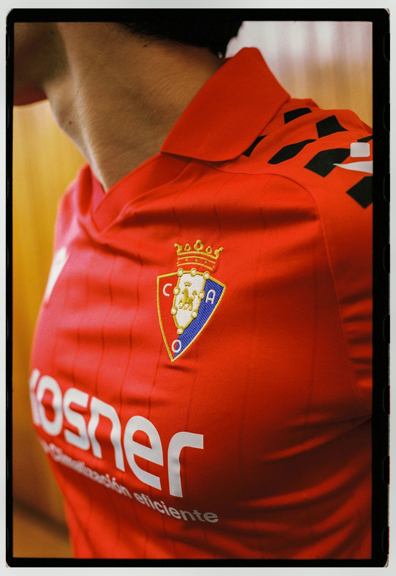 Imágenes de la nueva camiseta de Osasuna