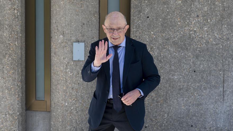 El juez del &#039;caso Montoro&#039; admite a Vox y Manos Limpias como acusaciones populares