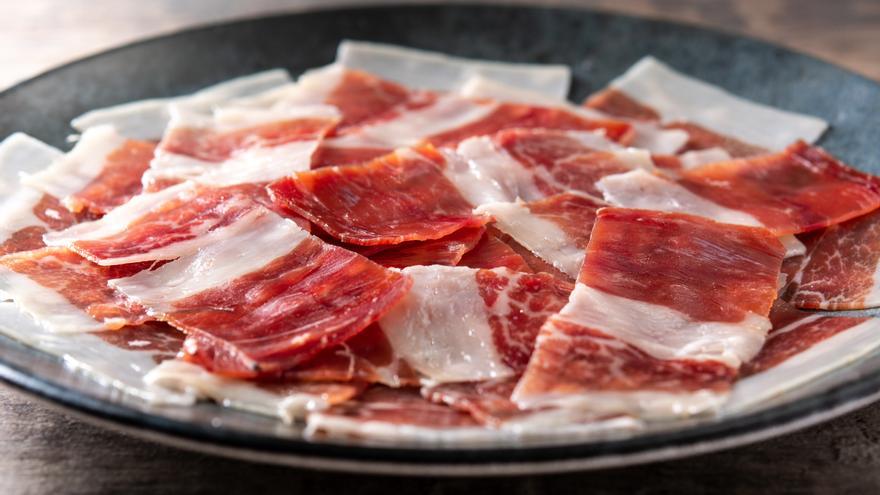 Ojo si viajas al Reino Unido y llevas chorizo, jamón o queso, te pueden multar con 5.800 euros