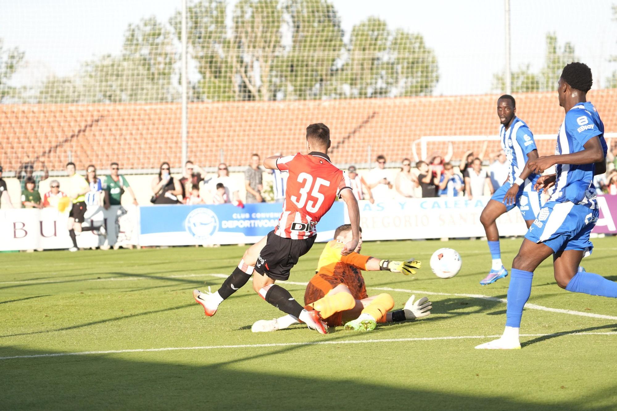 En imágenes: Ilusionante estreno del Alavés en Laguardia (1-0)