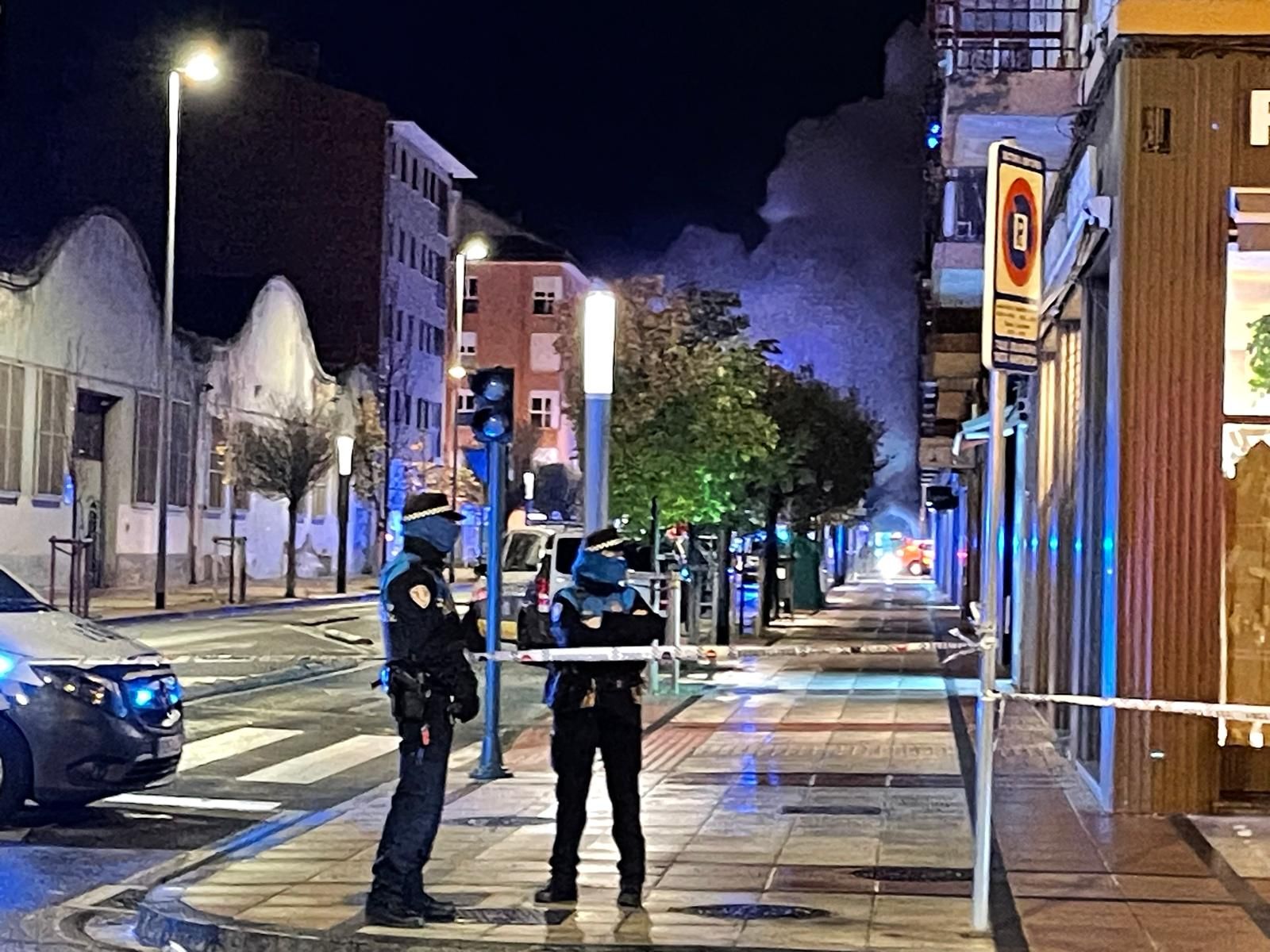 Fotos del incendio de un bazar en la Rochapea