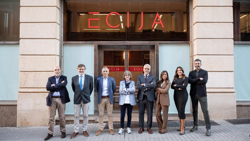 El despacho Écija Abogados incorpora tres firmas en Navarra y refuerza su equipo con 40 profesionales