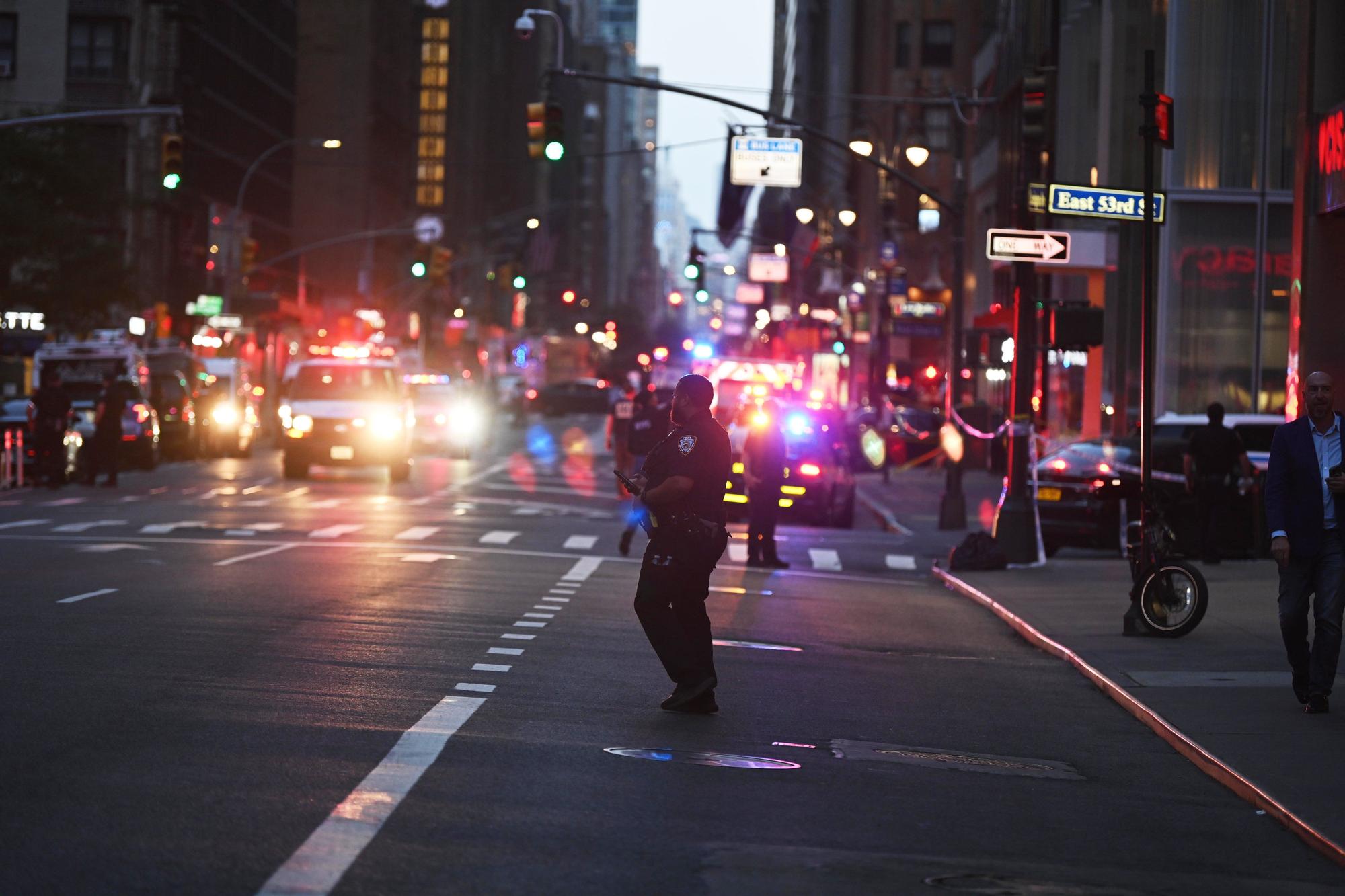 El dispositivo policial desplegado en Nueva York durante la alerta por el tiroteo.