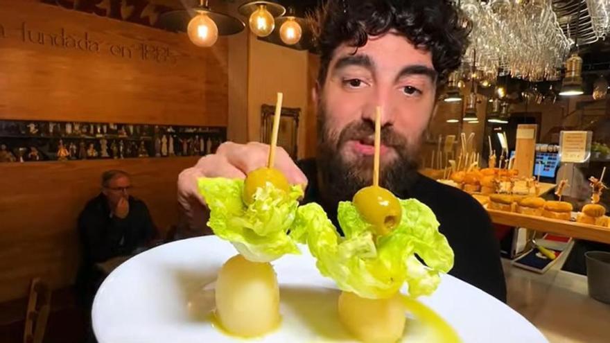 Un youtuber prueba los "pintxos más míticos" de Bilbao y alucina: "Es un planazo"