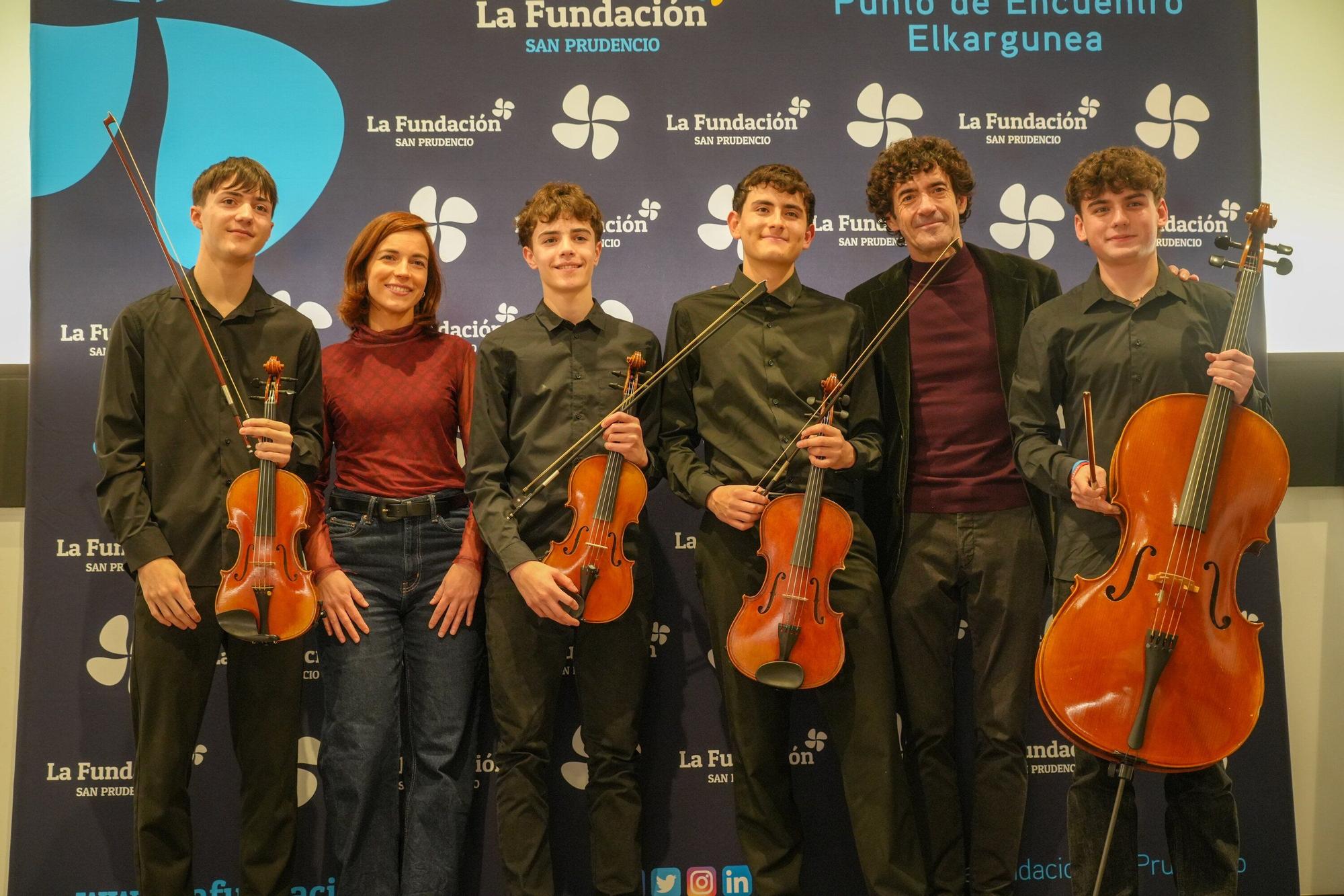 En imágenes: Pintura, relato y música en Espacio Arte