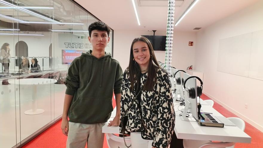 Los primeros estudiantes conocen el espacio TUMO Bilbao-Bizkaia
