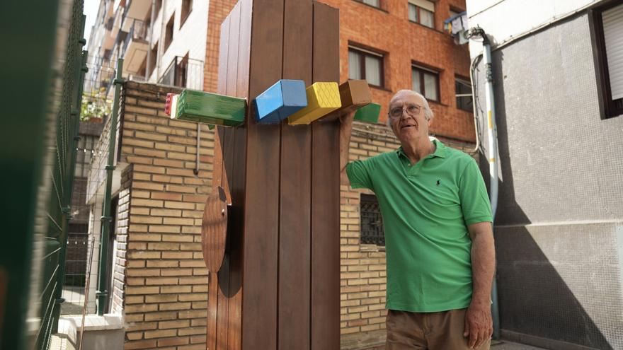 En imágenes: El escultor bilbaino Michel Ruiz impulsa la metamorfosis de su callejón natal en Zabalbide