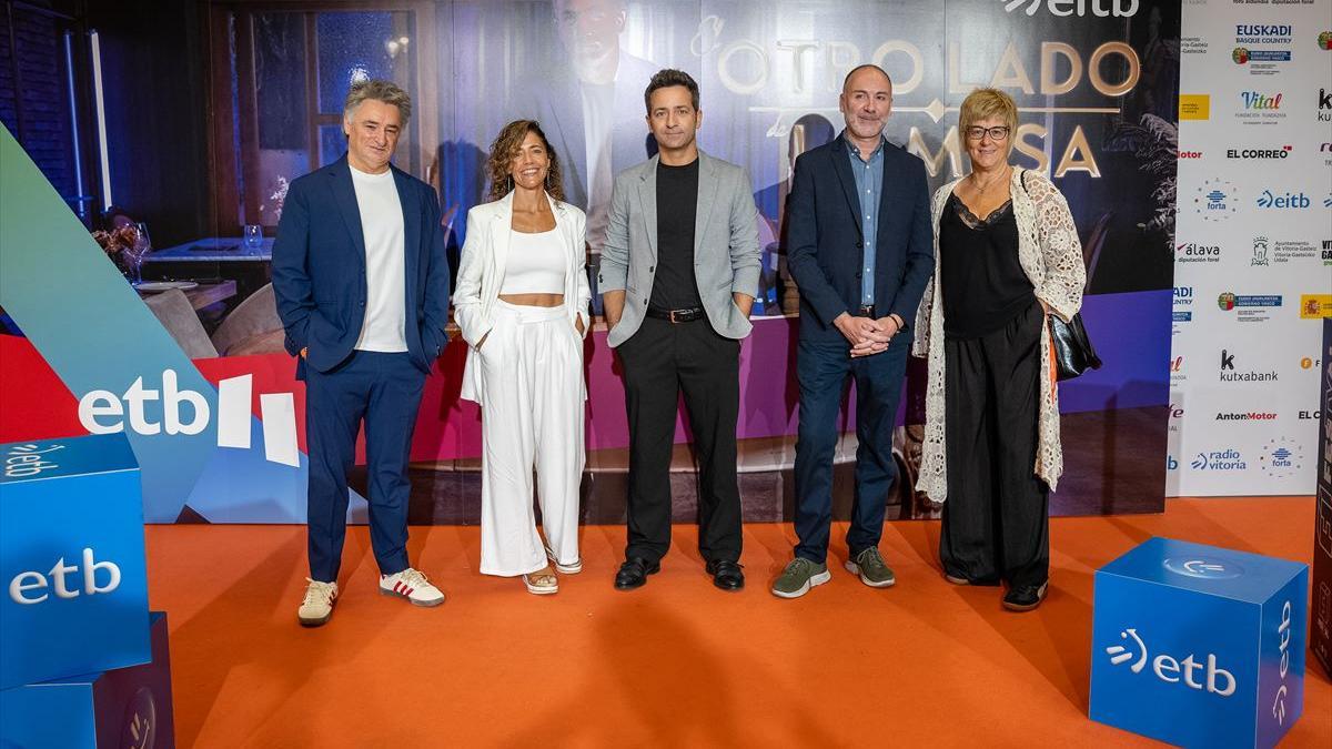 &quot;El Otro Lado de la Mesa&quot;, un nuevo &#039;experimento sociológico&#039; que invita al diálogo y a la reflexión.