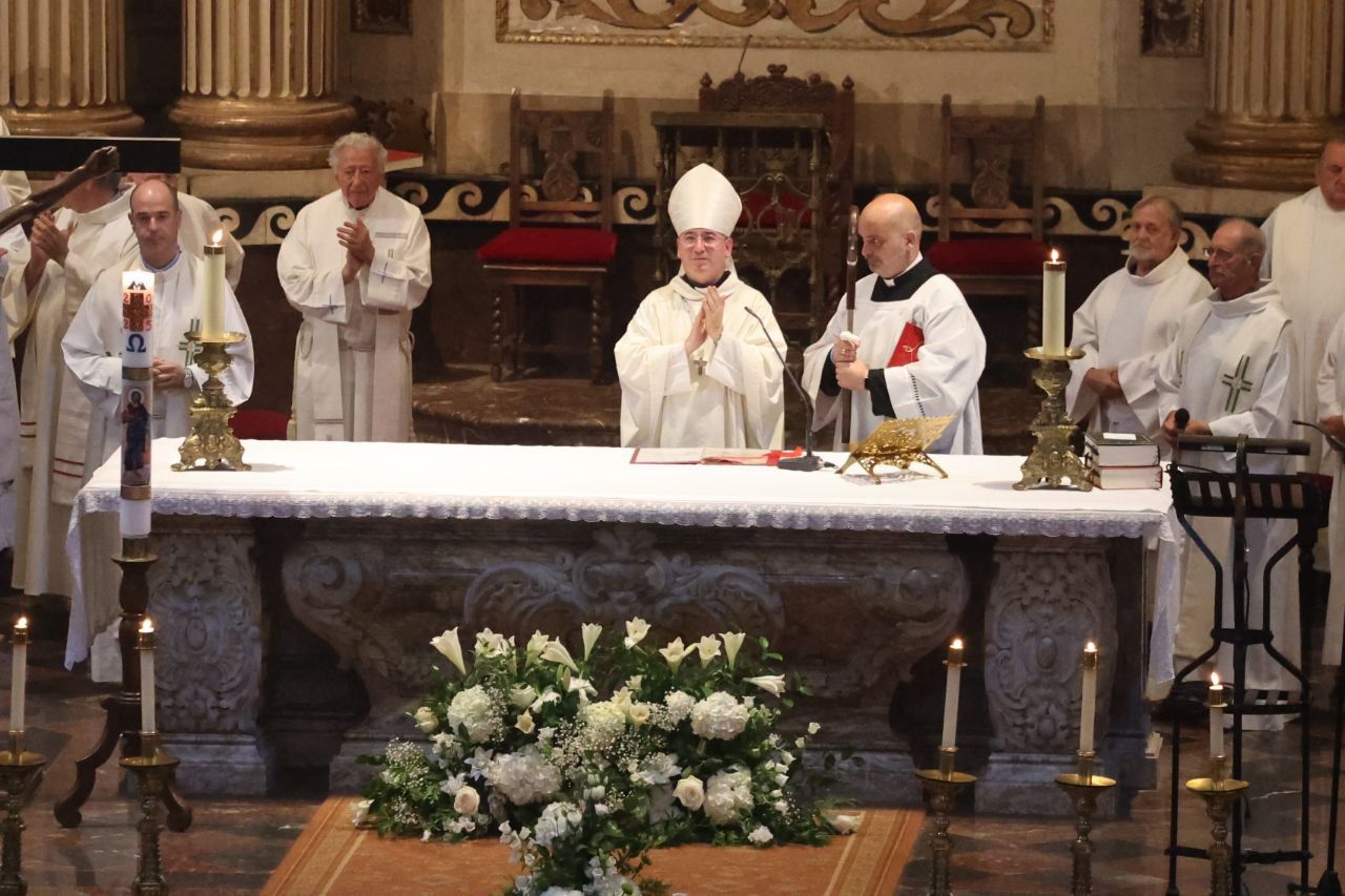 La misa de La Salve, en imágenes