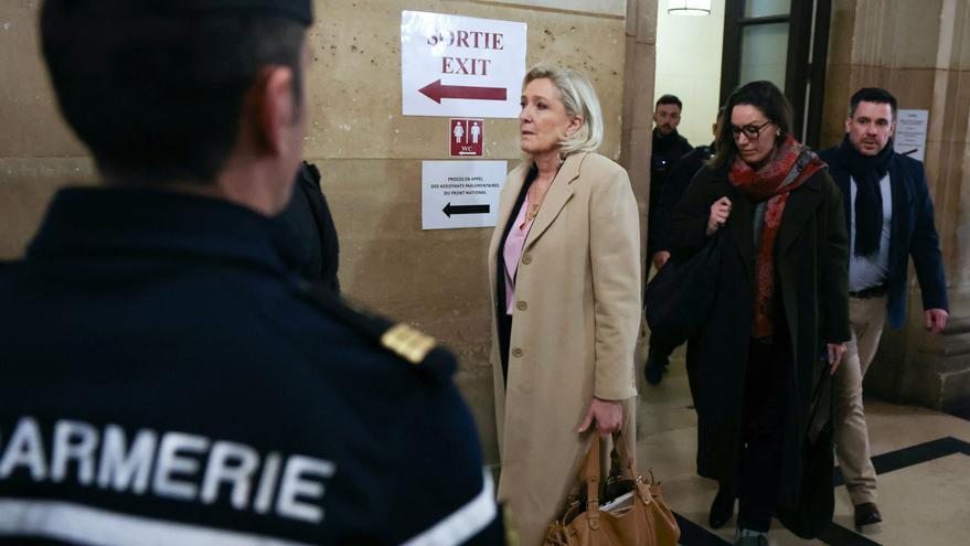La Justicia francesa decide este martes el futuro político de Marine Le Pen
