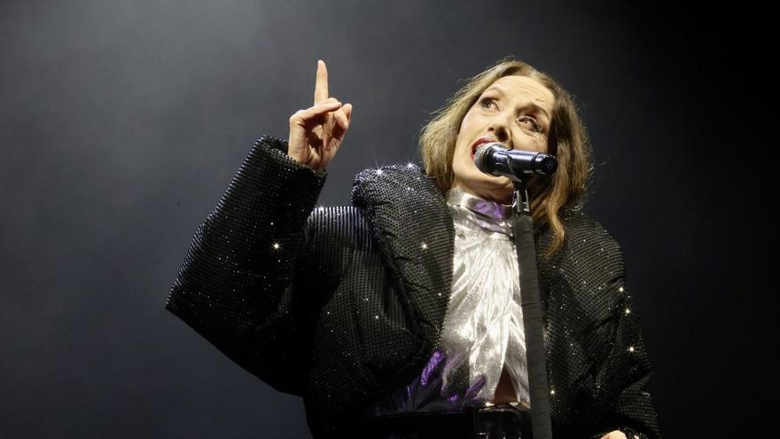 Luz Casal, Carlos Bardem, Soledad Puértolas y Elizabeth Duval, en la primavera de Civican