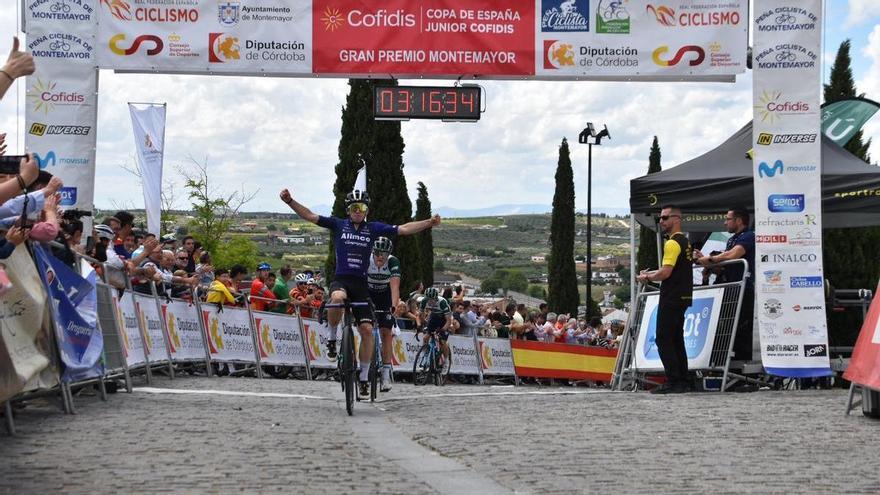 El alavés Hodei Muñoz vence en la XVIX Gran Premio Montemayor y se viste de líder de la Copa España Júnior Cofidis