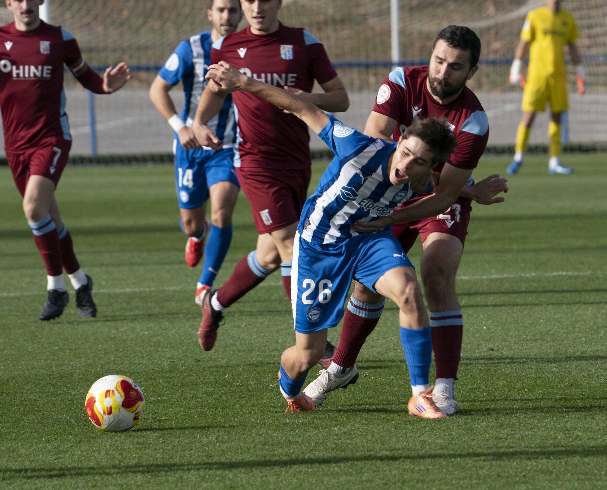 En imágenes: El 'Miniglorias' vence al Beasain en Ibaia