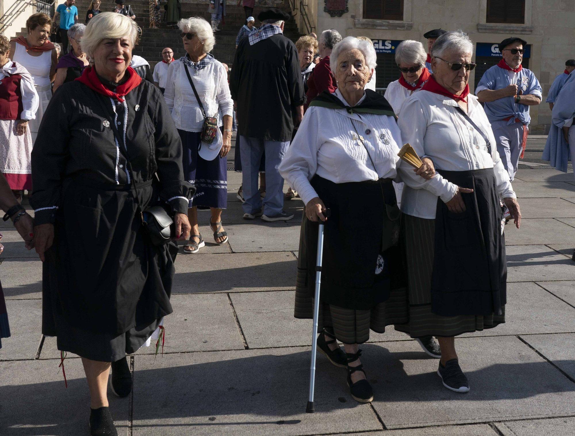 En imágenes: Blusas y neskas veteranos celebran su día en La Blanca