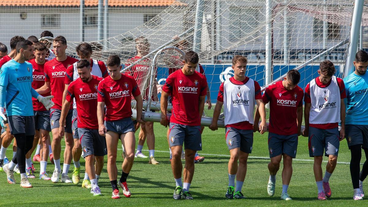 Los jugadores de Osasuna, en una sesión de entrenamiento.