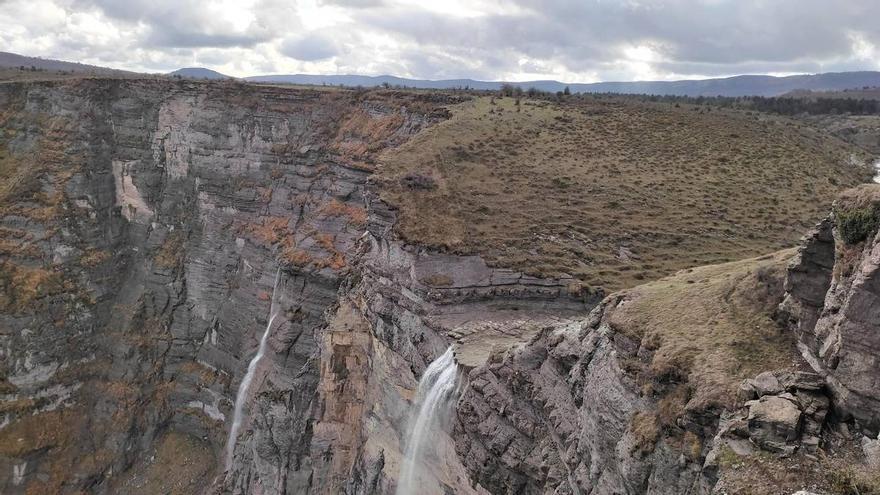 No hace falta ir a Islandia: la cascada más alta de la Península está a menos de dos horas de Pamplona