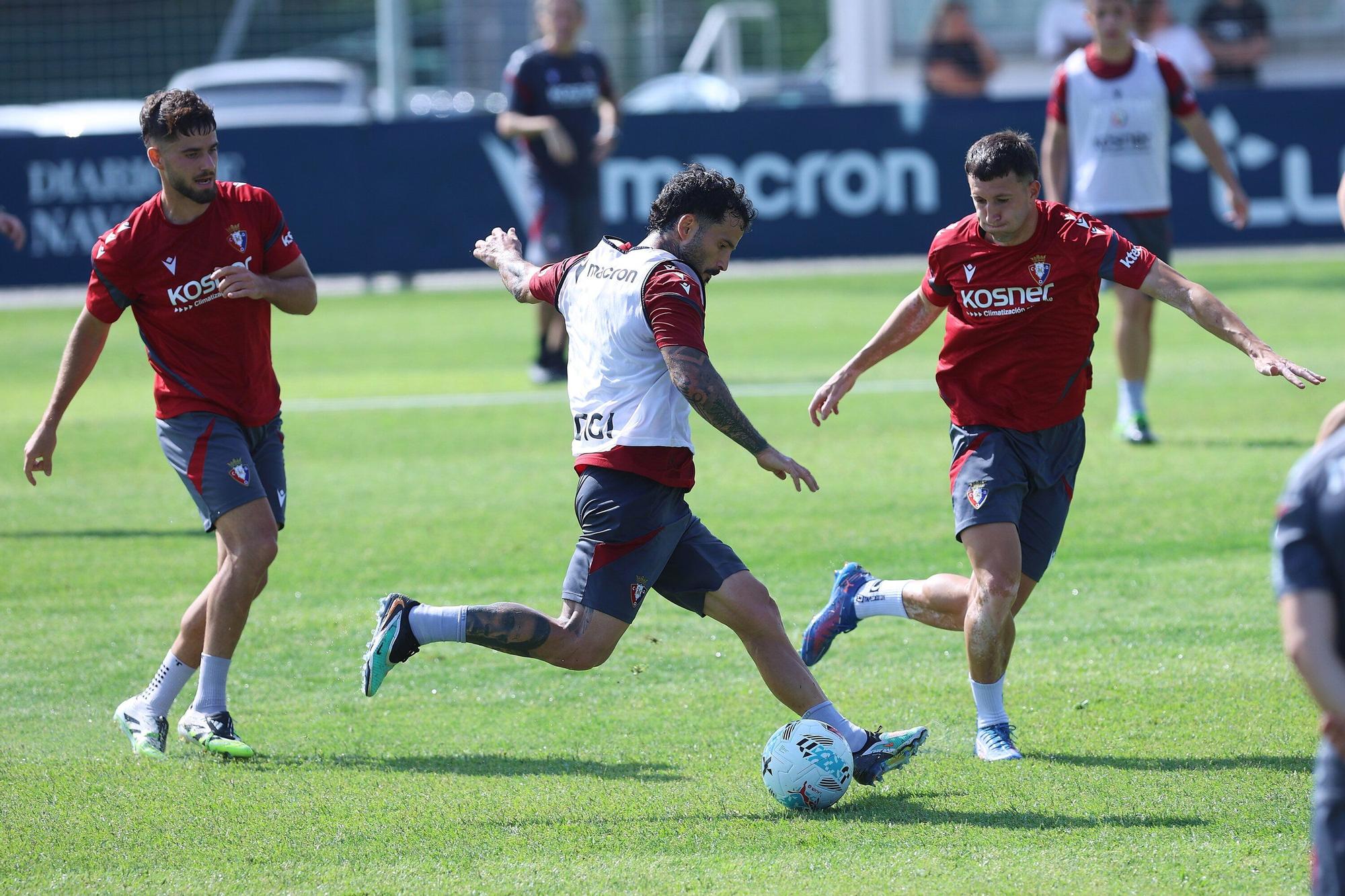 Osasuna se entrena en Tajonar tras la victoria ante el Valencia
