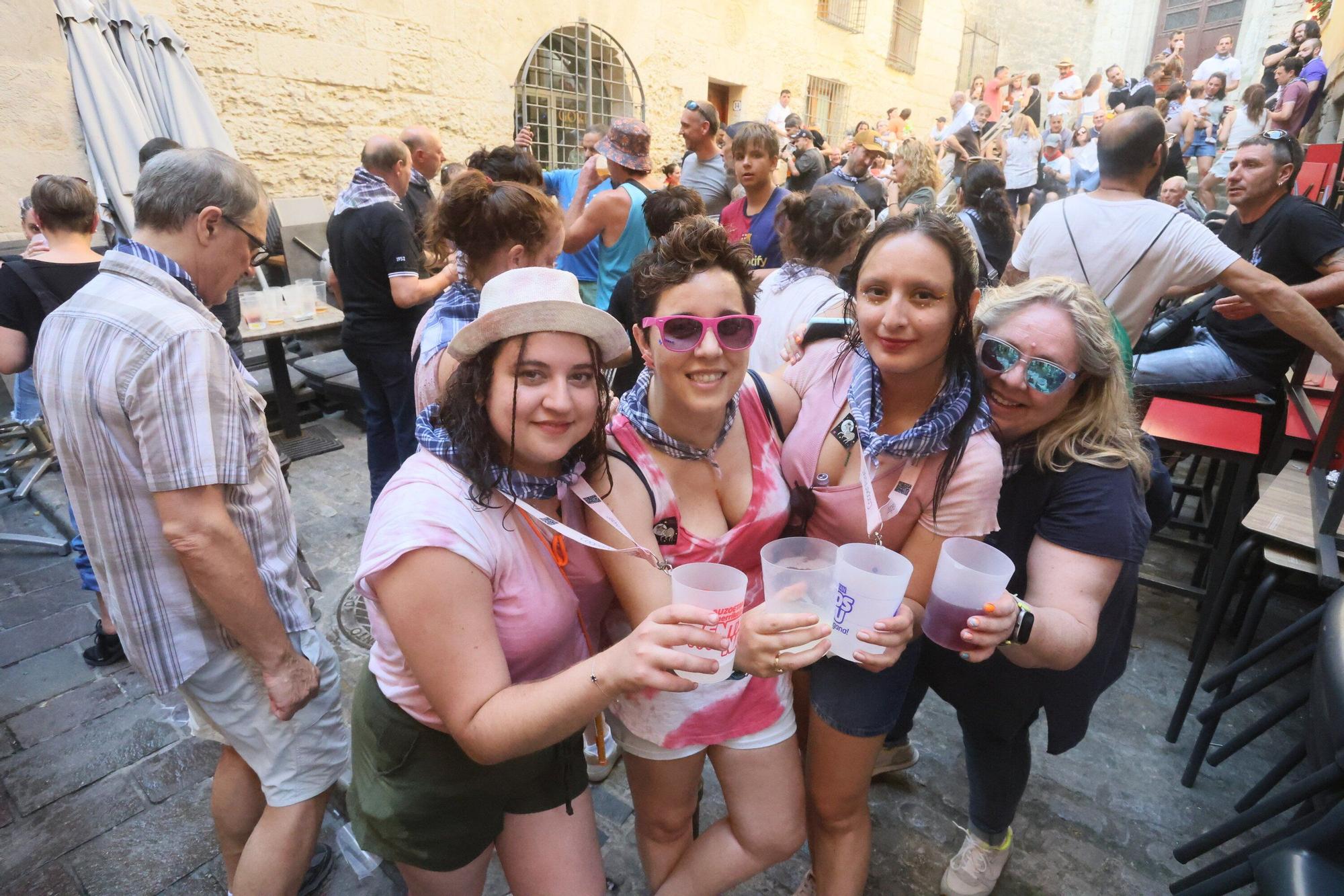 En imágenes: Vitoria sale a la calle a celebrar La Blanca tras el txupinazo