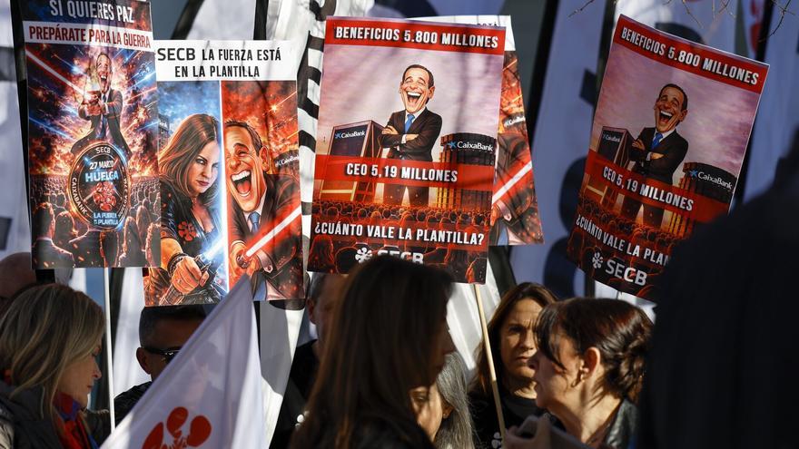 La plantilla de CaixaBank secunda la huelga en Navarra y provoca el cierre del 98% de las oficinas