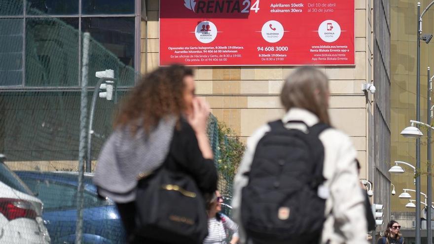 Bizkaia arranca en abril su primera campaña de Renta donde la obligación de declarar se eleva a 20.000 euros