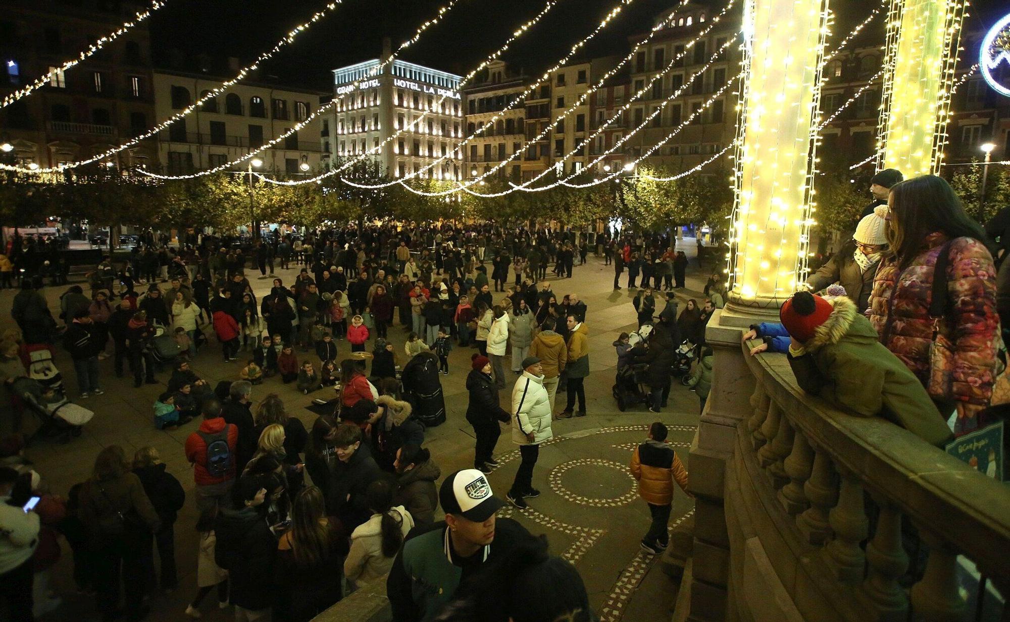 Imagenes del encendido de luces de navidad en Pamplona