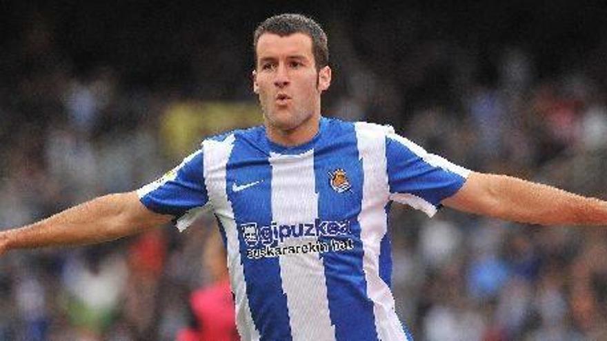 Agirretxe celebrando un gol