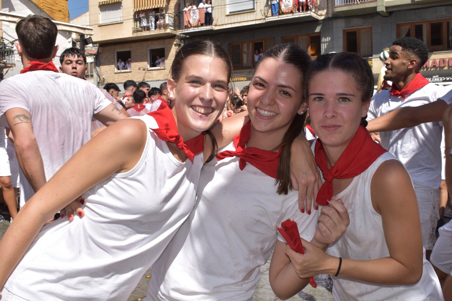 Fotos del chupinazo de fiestas de Peralta
