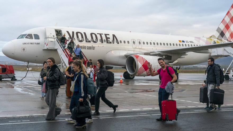 En imágenes: Foronda estrena los vuelos regulares a Barcelona y Madrid