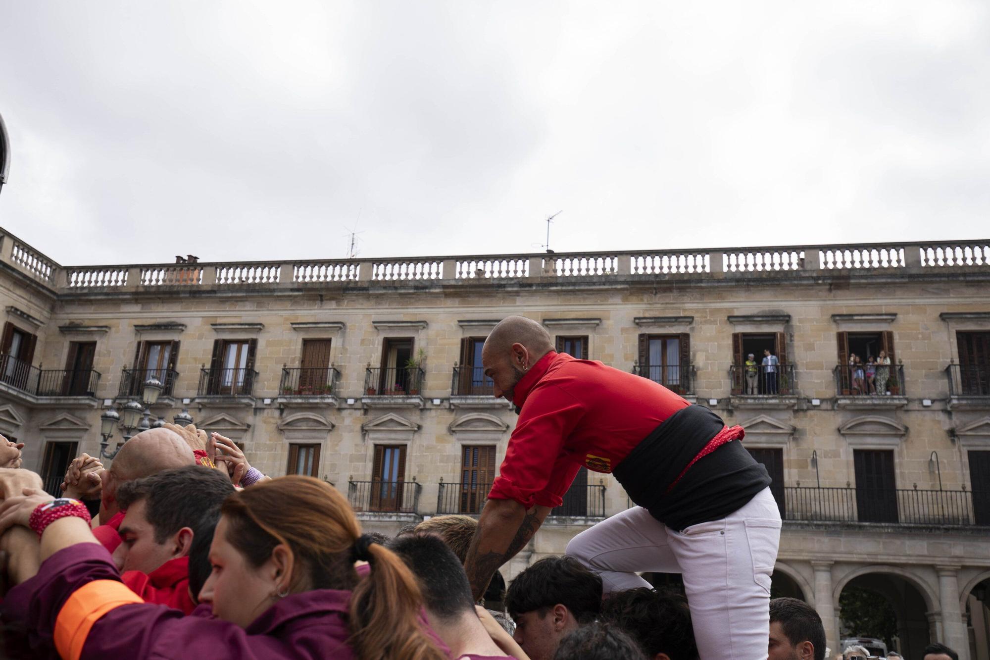 En imágenes: La Plaza Nueva de Vitoria acoge una gran Diada Castellera