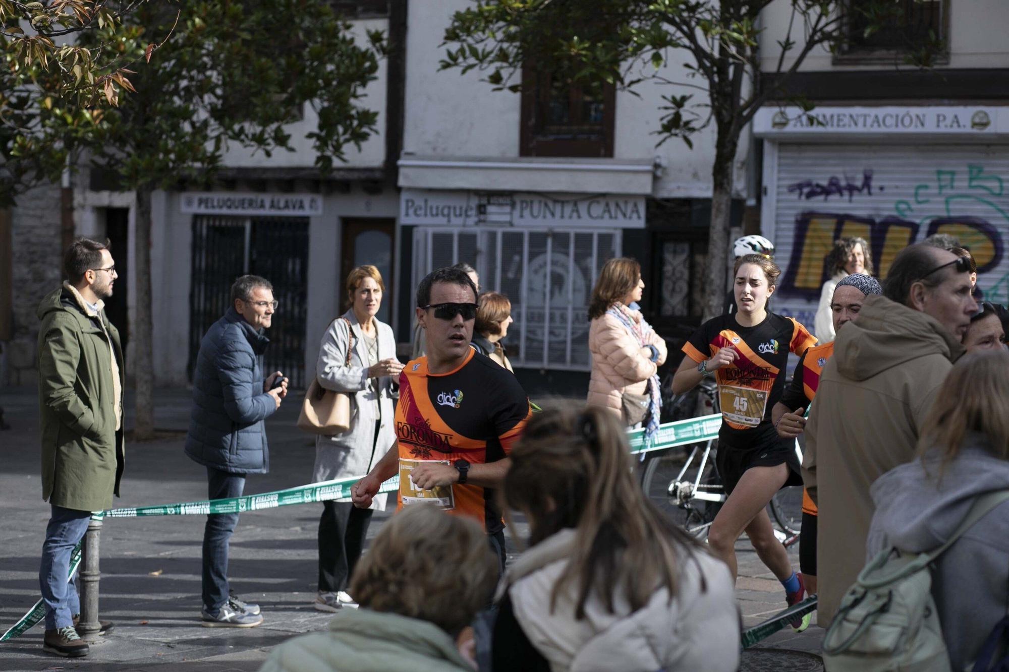 En imágenes: Miles de personas participan en La Conquista de la Almendra
