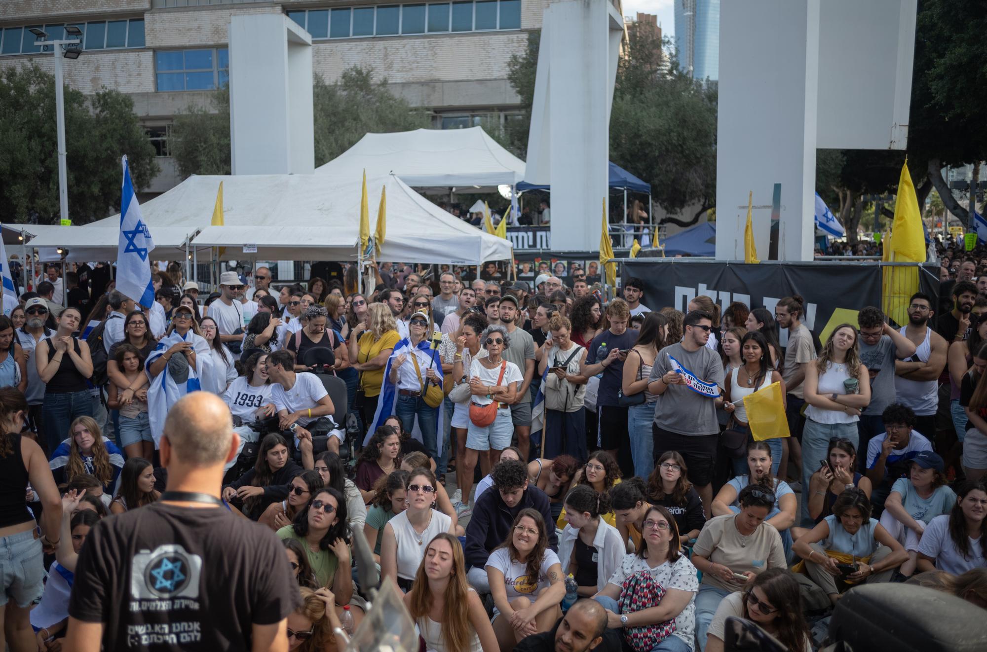 En imágenes | Los familiares de los rehenes israelíes celebran su liberación