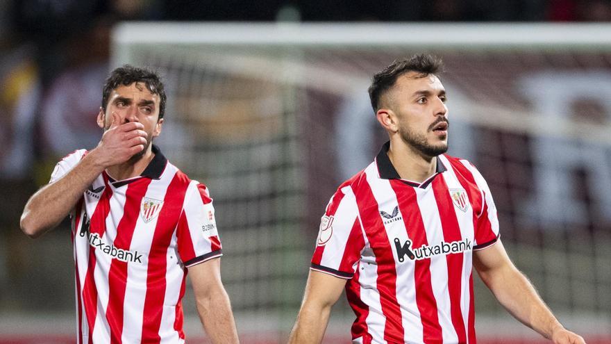 Los problemas crecen en defensa