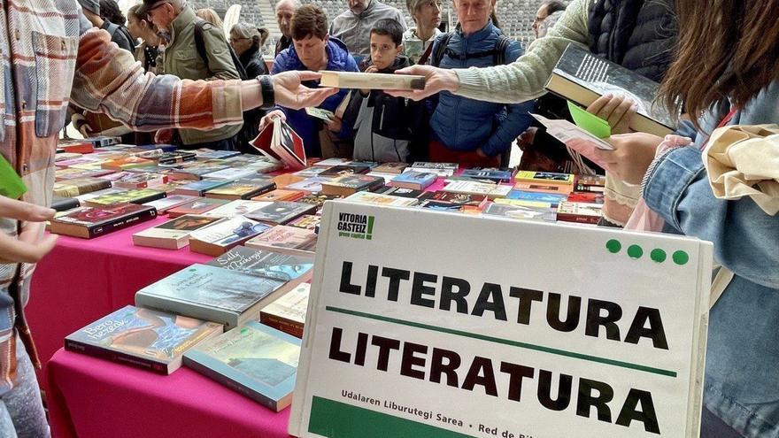 Liburuak Trukatzeko XV. Azoka egingo da urriaren 25ean eta 26an Gasteizko Iradier Arenan