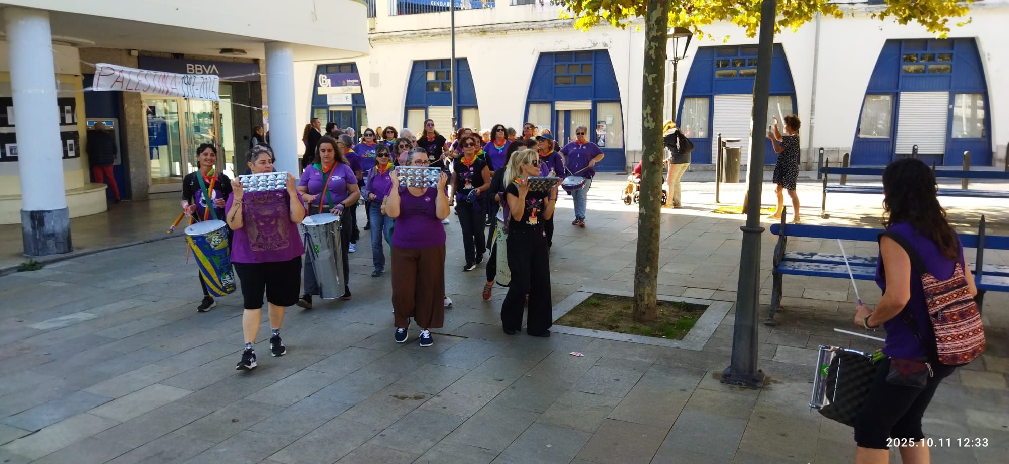 En imágenes: Ondarroa celebra el Día del Abrazo a la Diversidad