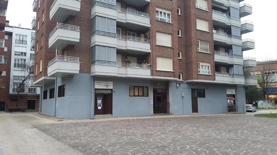 La biblioteca Dumboa de Irun acogerá este viernes una tertulia con Mikel Artola