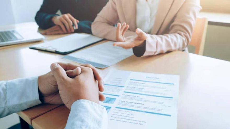 Estas son las consecuencias de mentir en el currículum, según un abogado laboralista