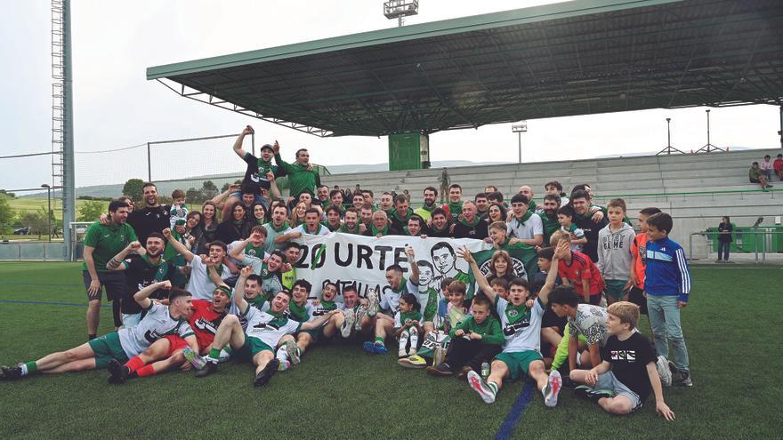 Reconocimiento del Pamplona a Zapata por sus 20 años en el club