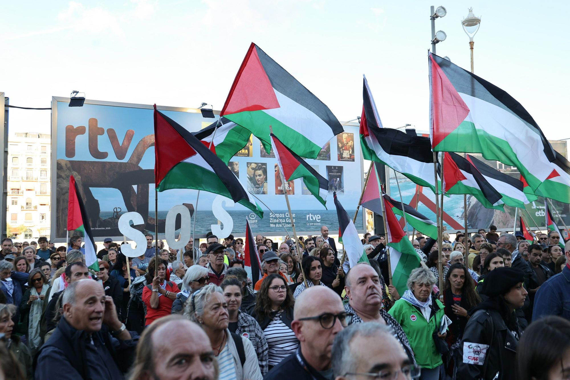 La voz de Hind Rajab | Fotos de la marcha en apoyo a Palestina en Donostia - San Sebastián
