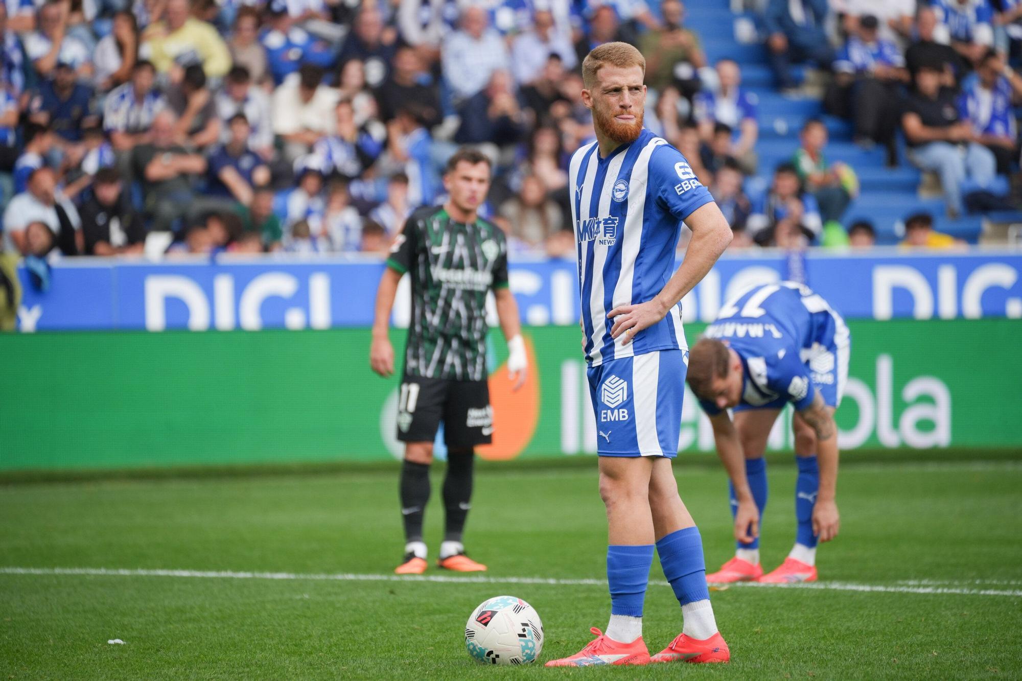 En Imágenes: El Alavés se impone al Elche