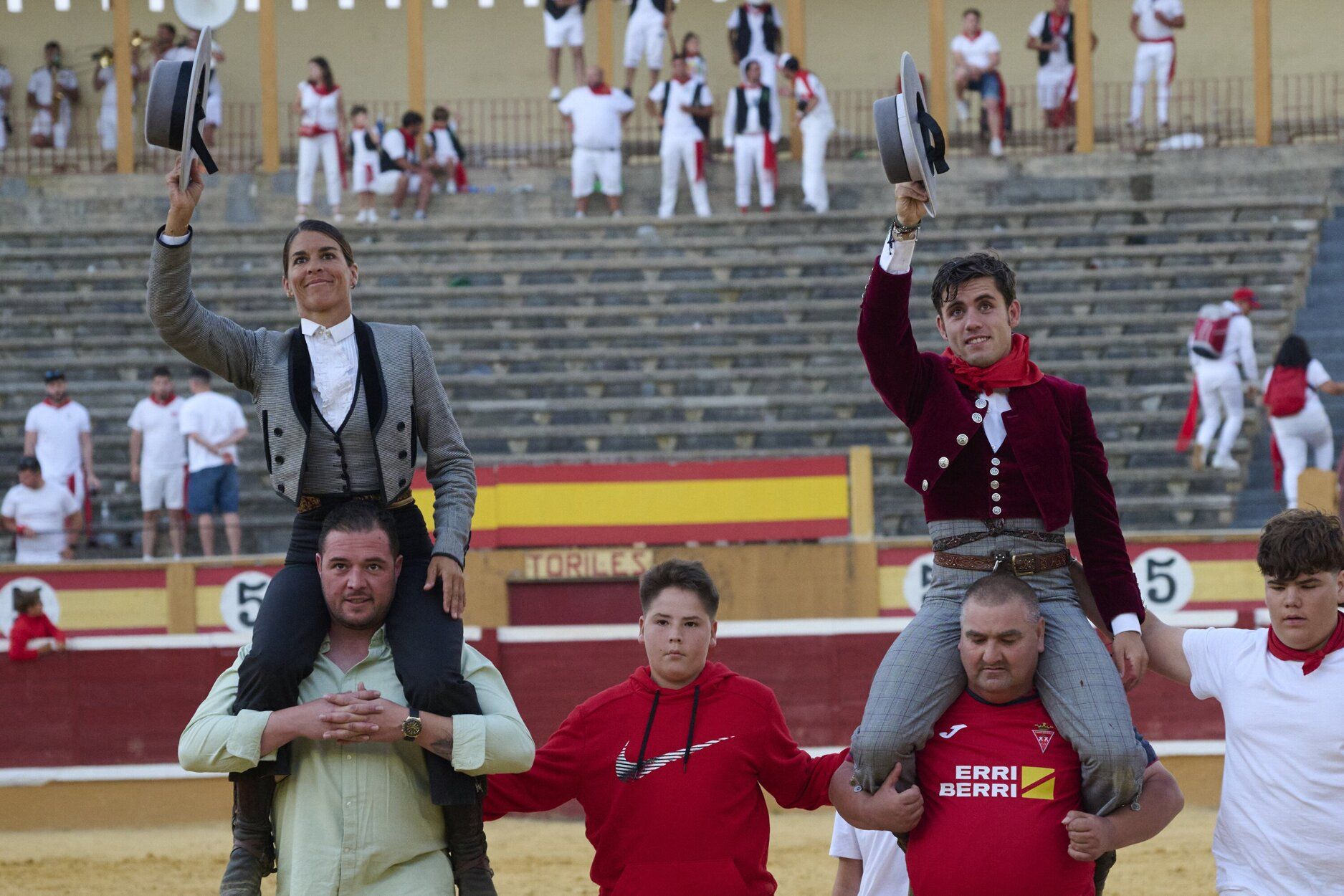 Fotos de la corrida de rejones de este domingo en fiestas de Tudela