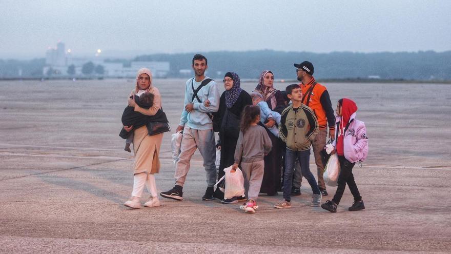Llegan a Euskadi 26 palestinos evacuados de Gaza, la mitad de ellos menores