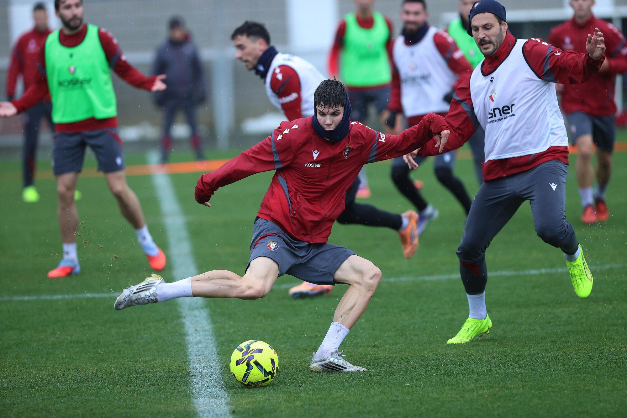 Fotos del entrenamiento de Osasuna (25/11/2025)