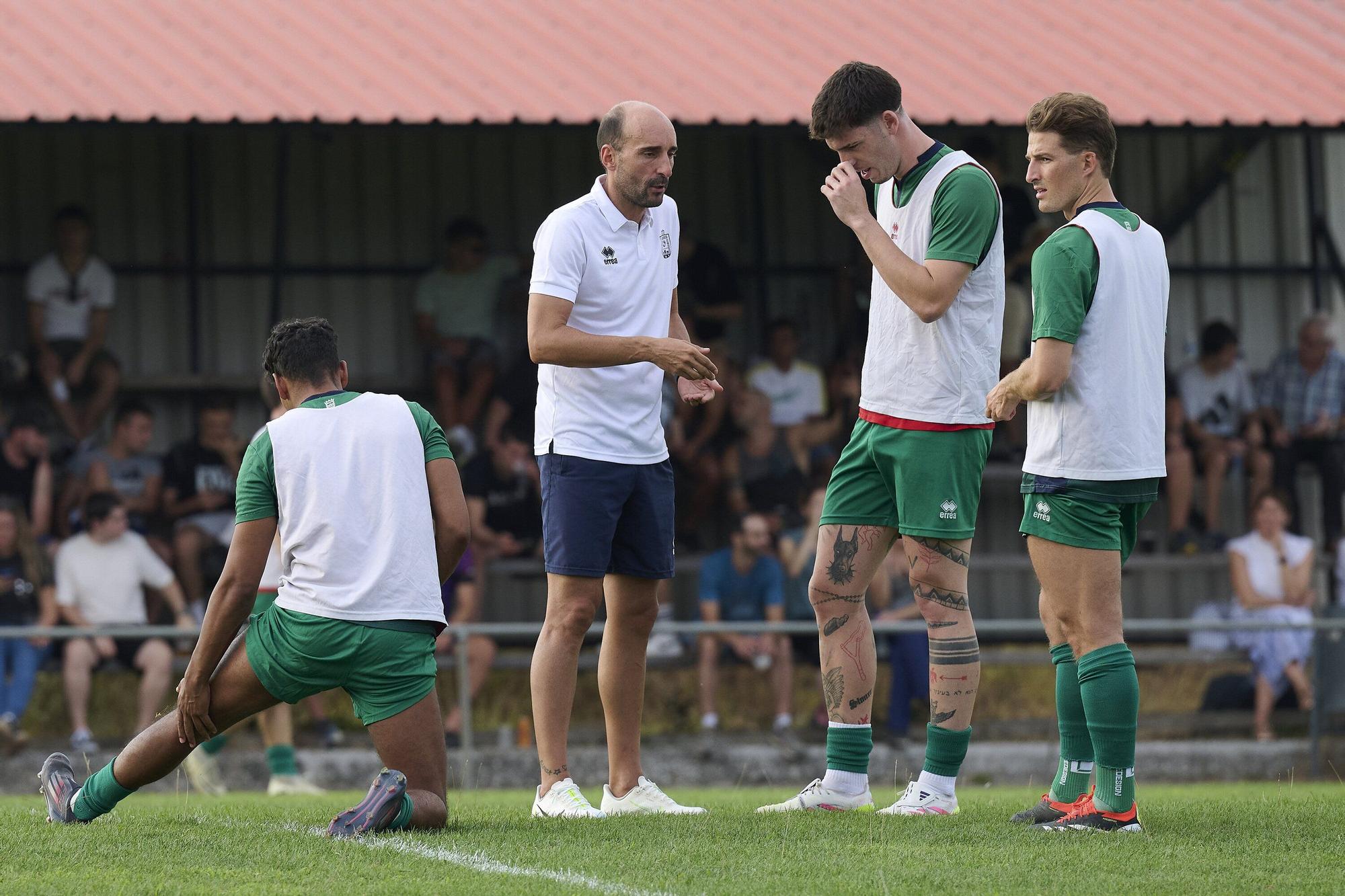 Fotos del Etxarri - Lourdes. Ida de la final de la Supercopa Navarra.