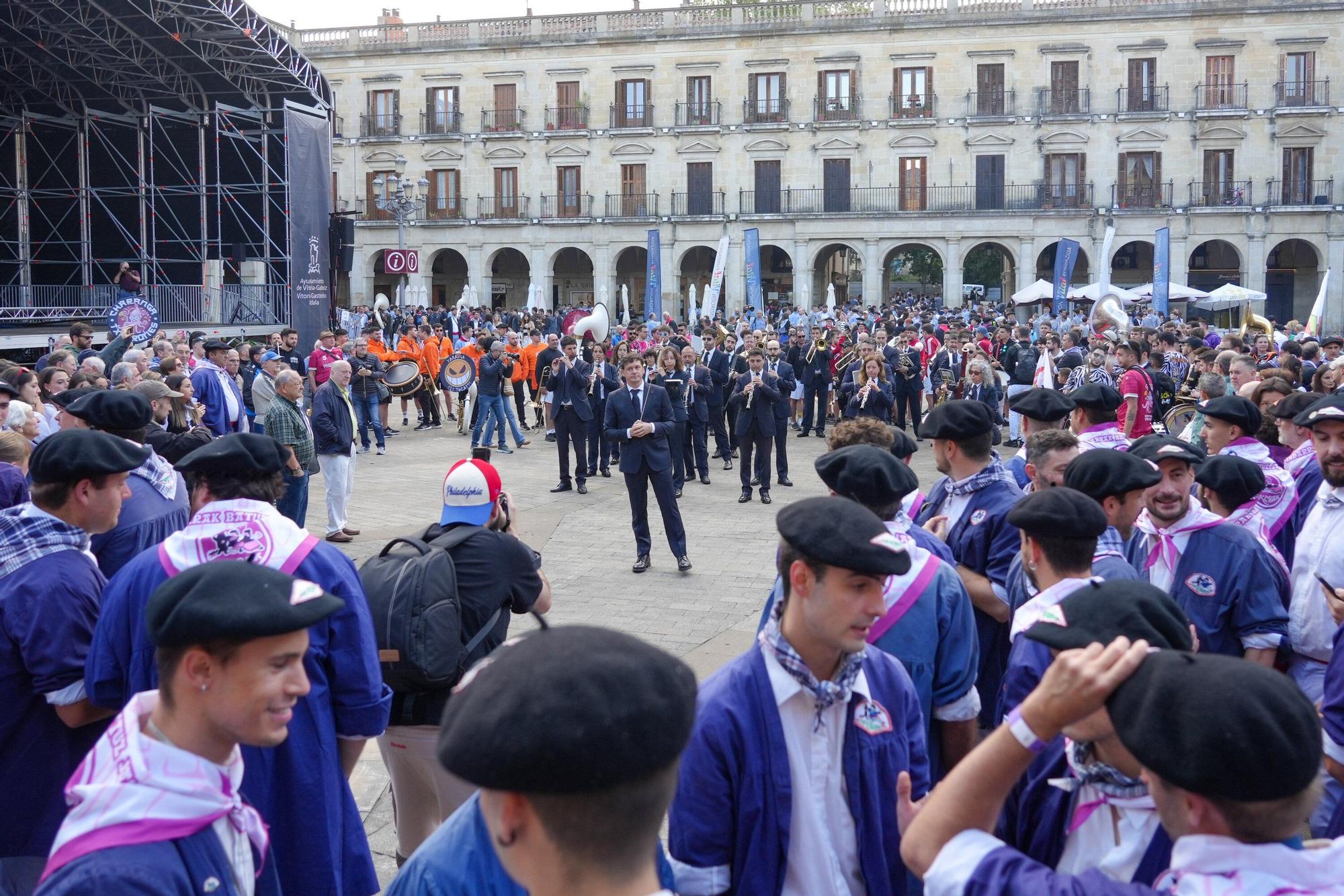 En imágenes: Las dianas llaman a la fiesta en el día de Santiago