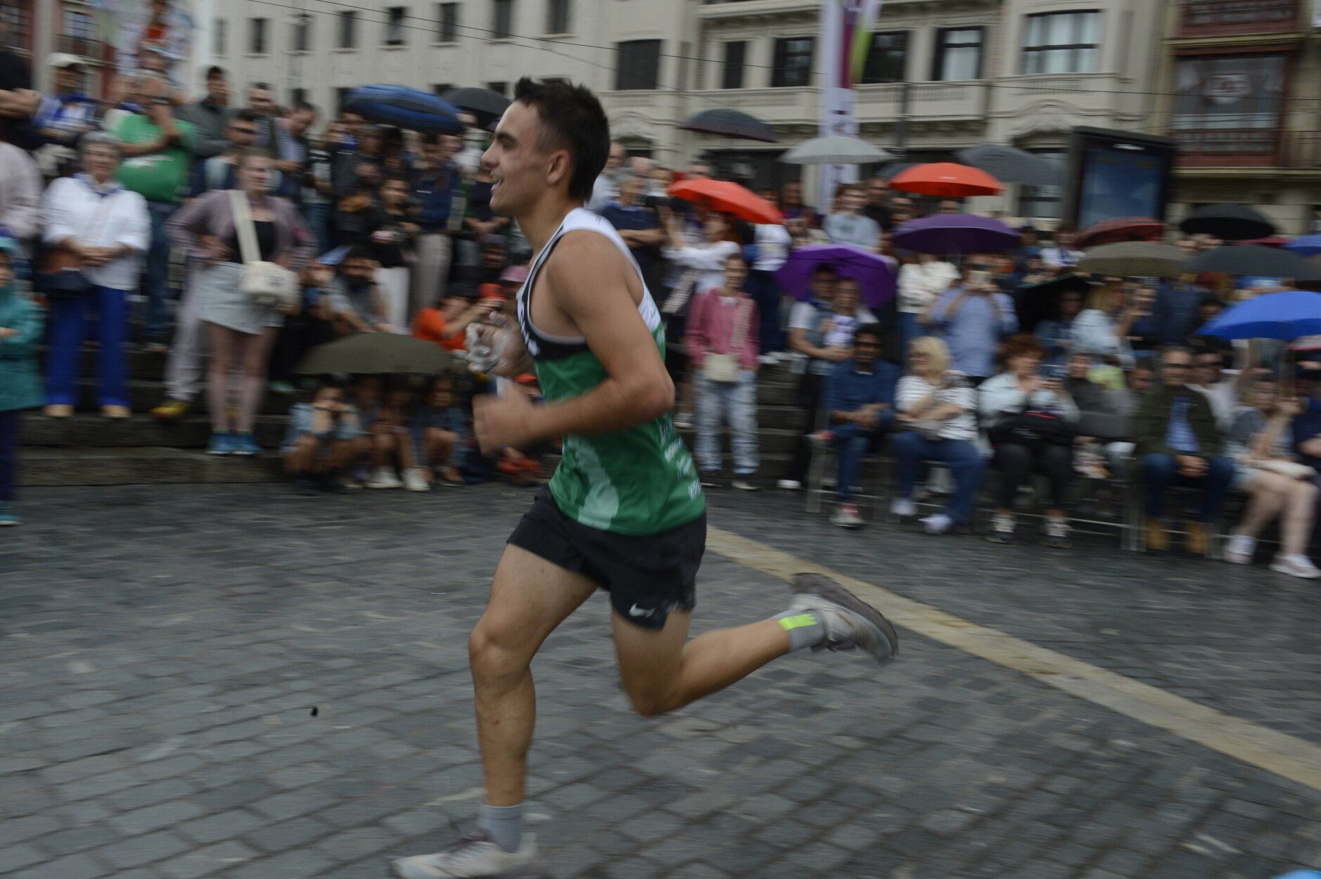 En fotos: herri kirolak en la plaza del Arriaga