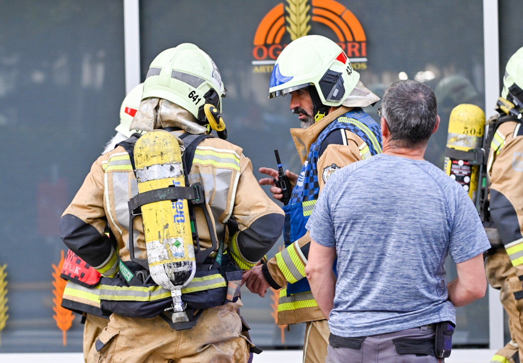 [Fotos] Se incendia un bloque de viviendas en Zumaia